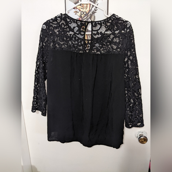Ladies Lace detailed blouse - Picture 3 of 3